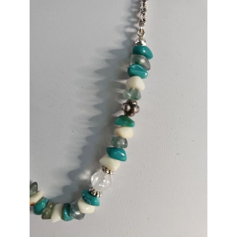 Avon Green/Teal/White Beaded Necklace